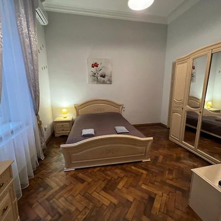 3 Rooms Apartments In The City Centr Lemberg Exterior foto