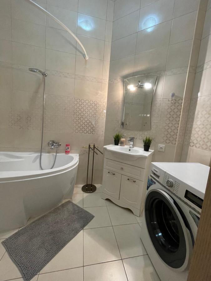 3 Rooms Apartments In The City Centr Lemberg Exterior foto