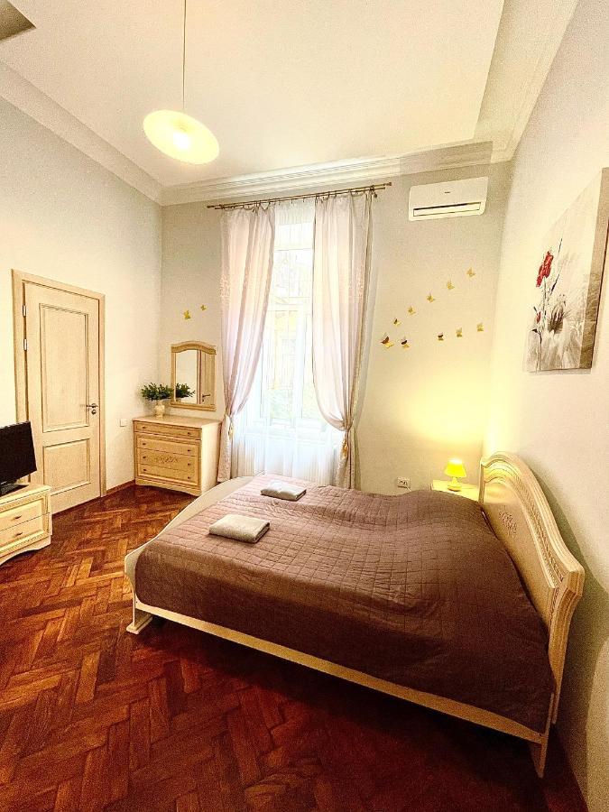 3 Rooms Apartments In The City Centr Lemberg Exterior foto