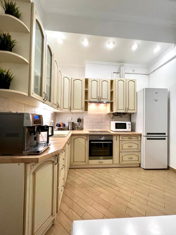 3 Rooms Apartments In The City Centr Lemberg Exterior foto