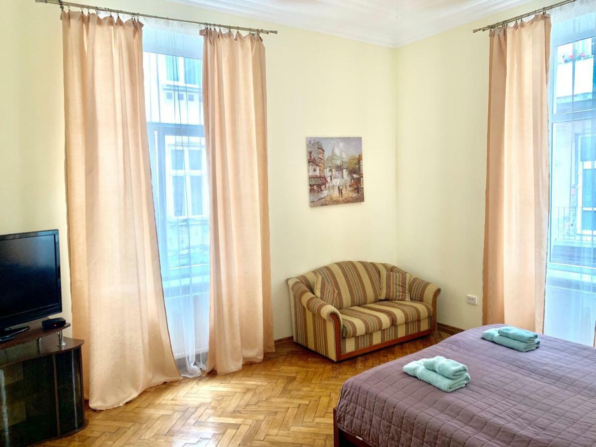 3 Rooms Apartments In The City Centr Lemberg Exterior foto